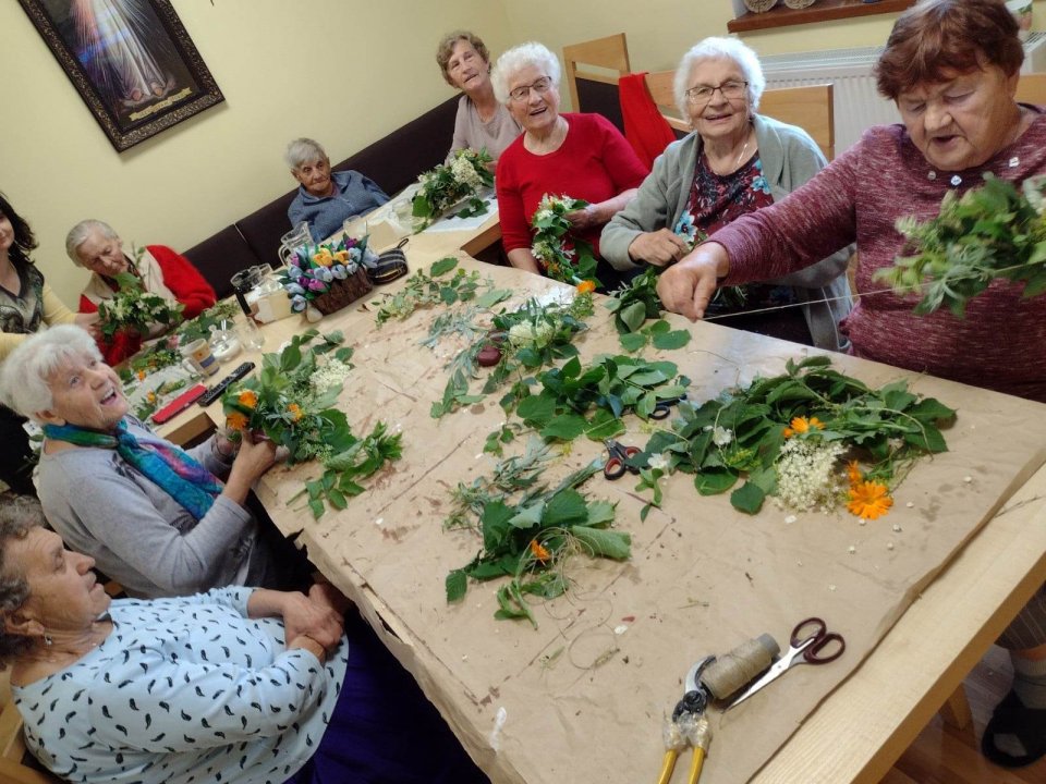 - wianki_pleciemy.jpg - wianki_pleciemy.jpg